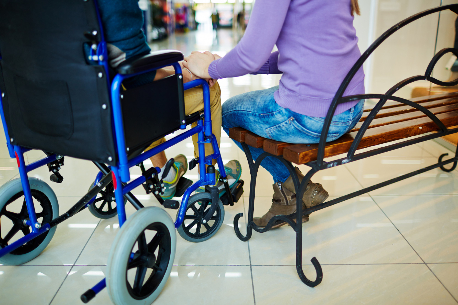 Equipamiento médico y material de salud adaptado para el cuidado diario para la tercera edad